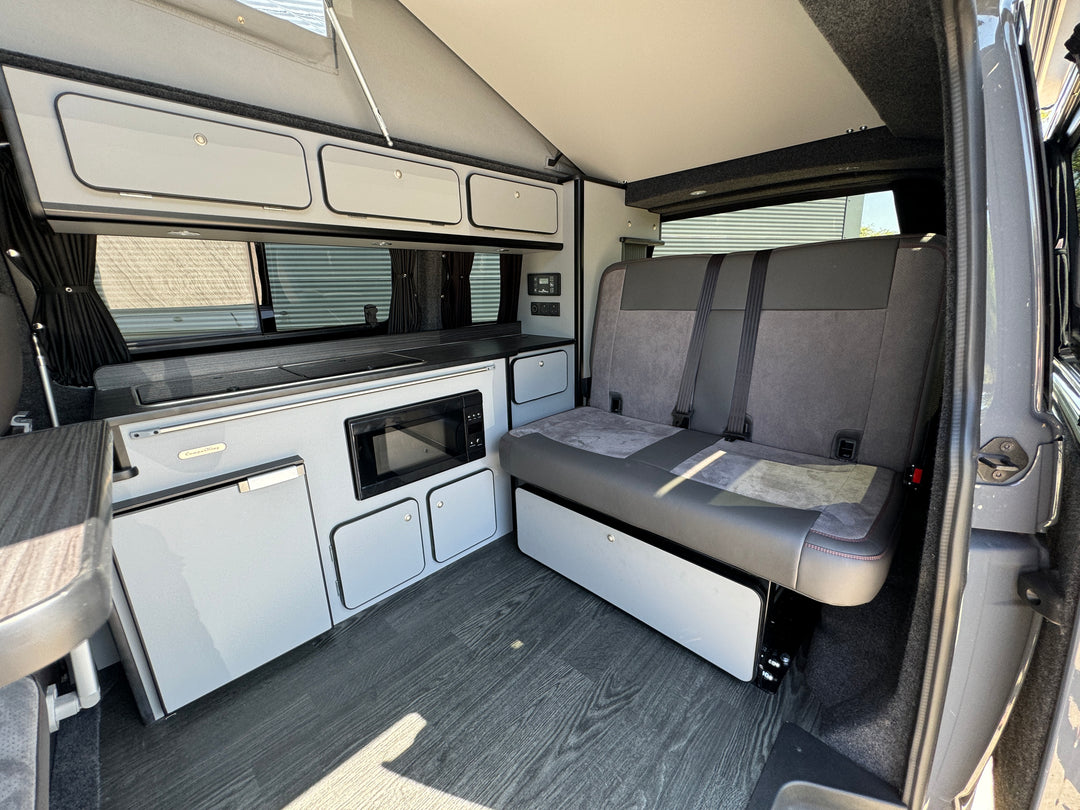 Volkswagen Transporter Sportline Black Edition Campervan