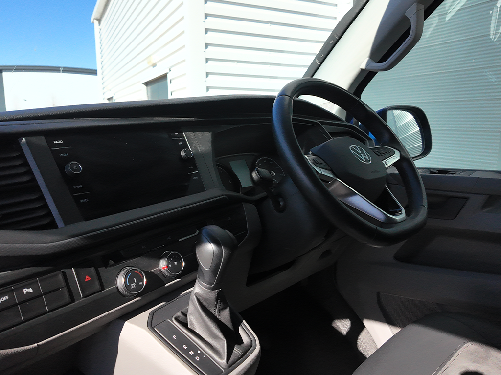 Volkswagen Transporter 2.0 TDI T30 Highline Panel Van 5dr Diesel DSG FWD SWB Euro 6 (s/s) (150 ps)