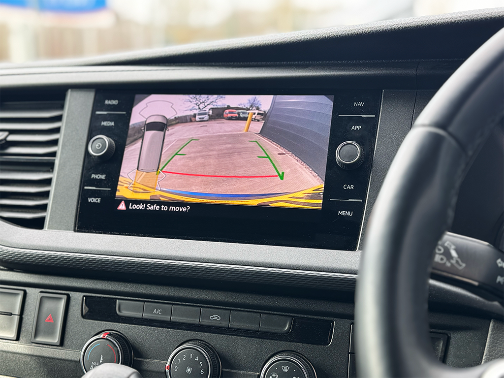 Volkswagen Transporter 2.0 TDI T30 Highline Panel Van 5dr Diesel DSG FWD SWB Euro 6 (s/s) (150 ps)