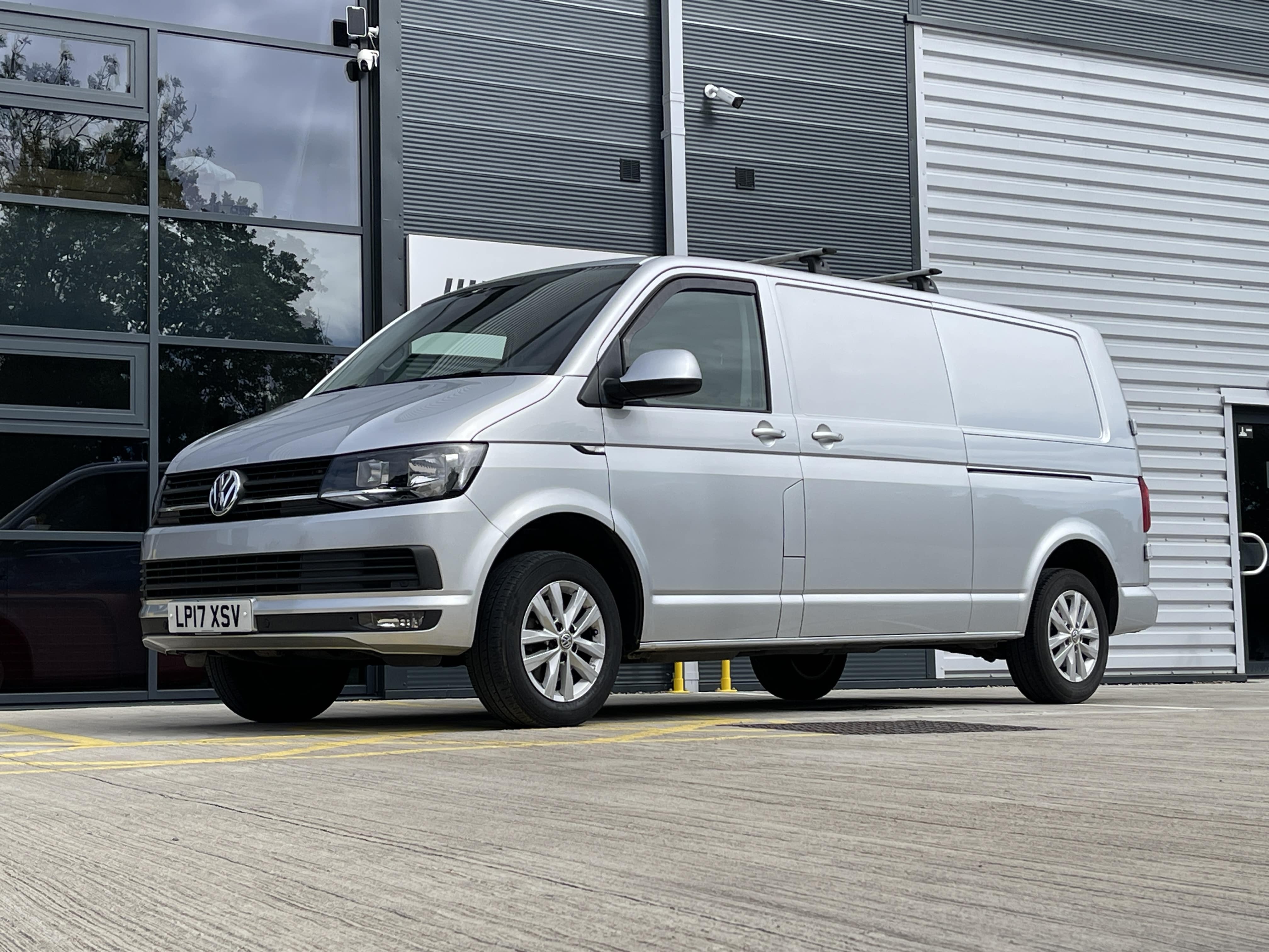 Volkswagen Transporter | 2.0 TDI T30 BlueMotion Tech Highline Panel Van 5dr Diesel Manual FWD LWB Euro 6 (s/s) (102 ps)