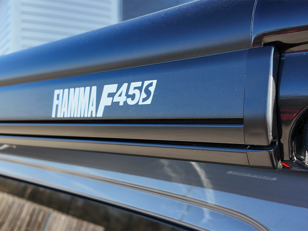 Volkswagen Transporter Sportline Black Edition Campervan