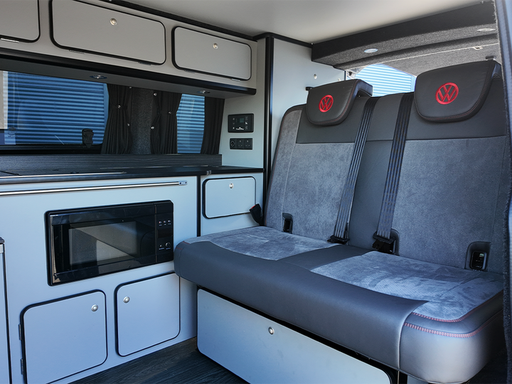 Volkswagen Transporter Sportline Black Edition Campervan