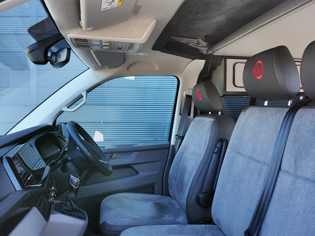 Volkswagen Transporter Sportline Black Edition Campervan