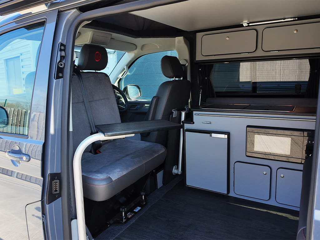 Volkswagen Transporter Sportline Black Edition Campervan