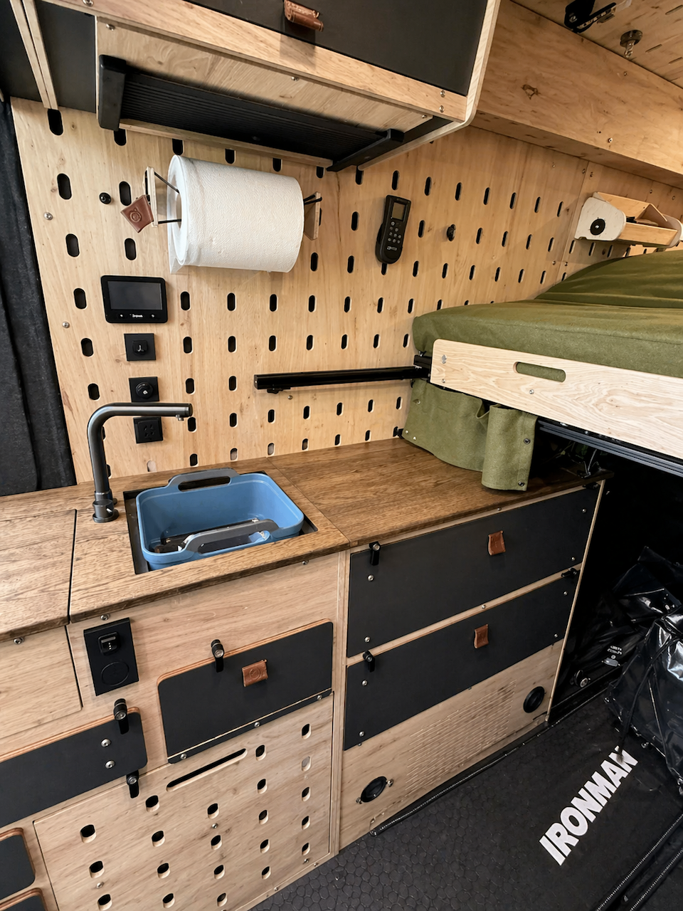 MAN TGE 4x4 Campervan (Cargo Clips Modular Conversion)