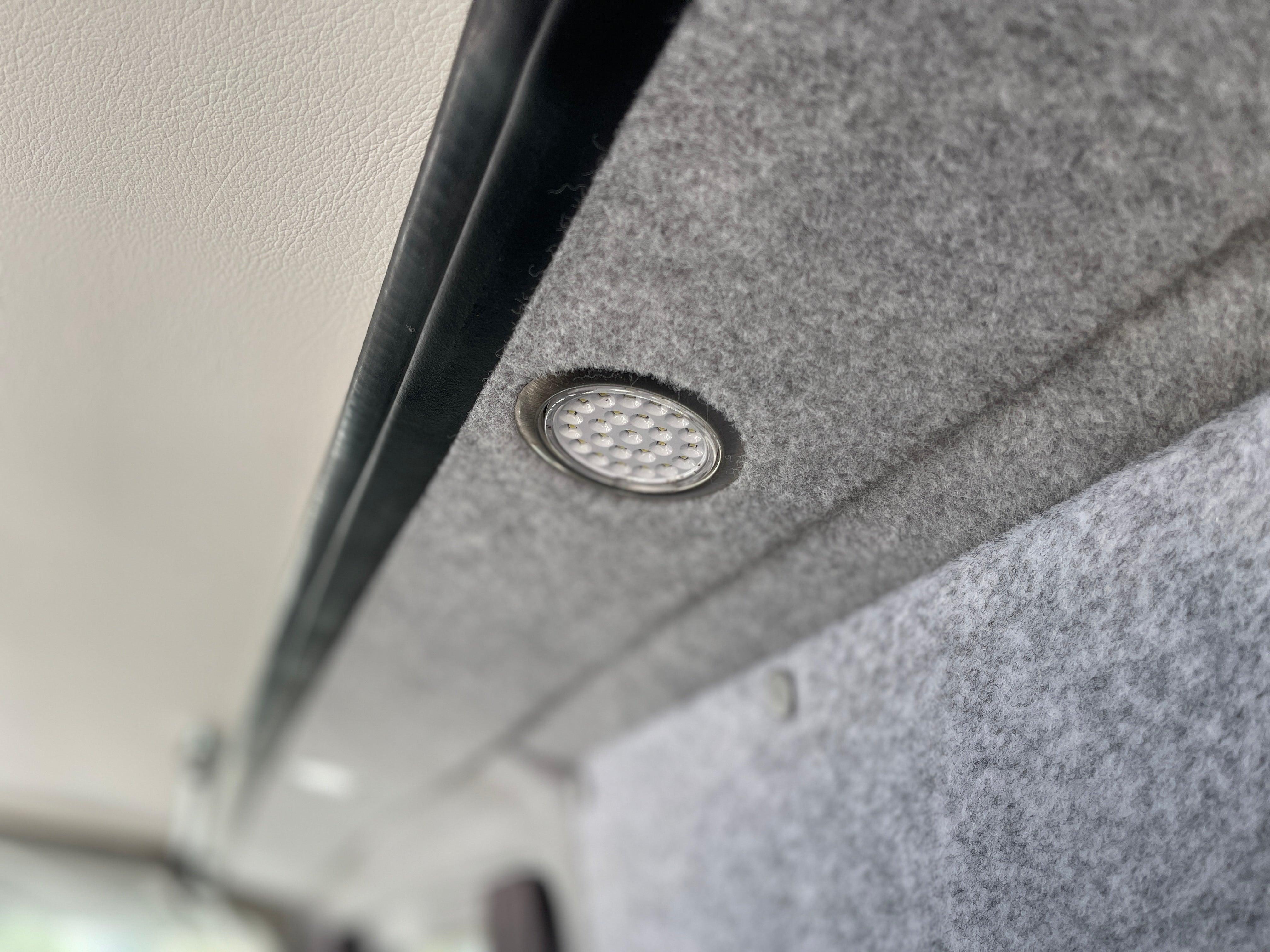 Volkswagen Transporter 2.0TDI (150ps) Kombi - Wildworx - Volkswagen Transporter 2.0TDI (150ps) Kombi