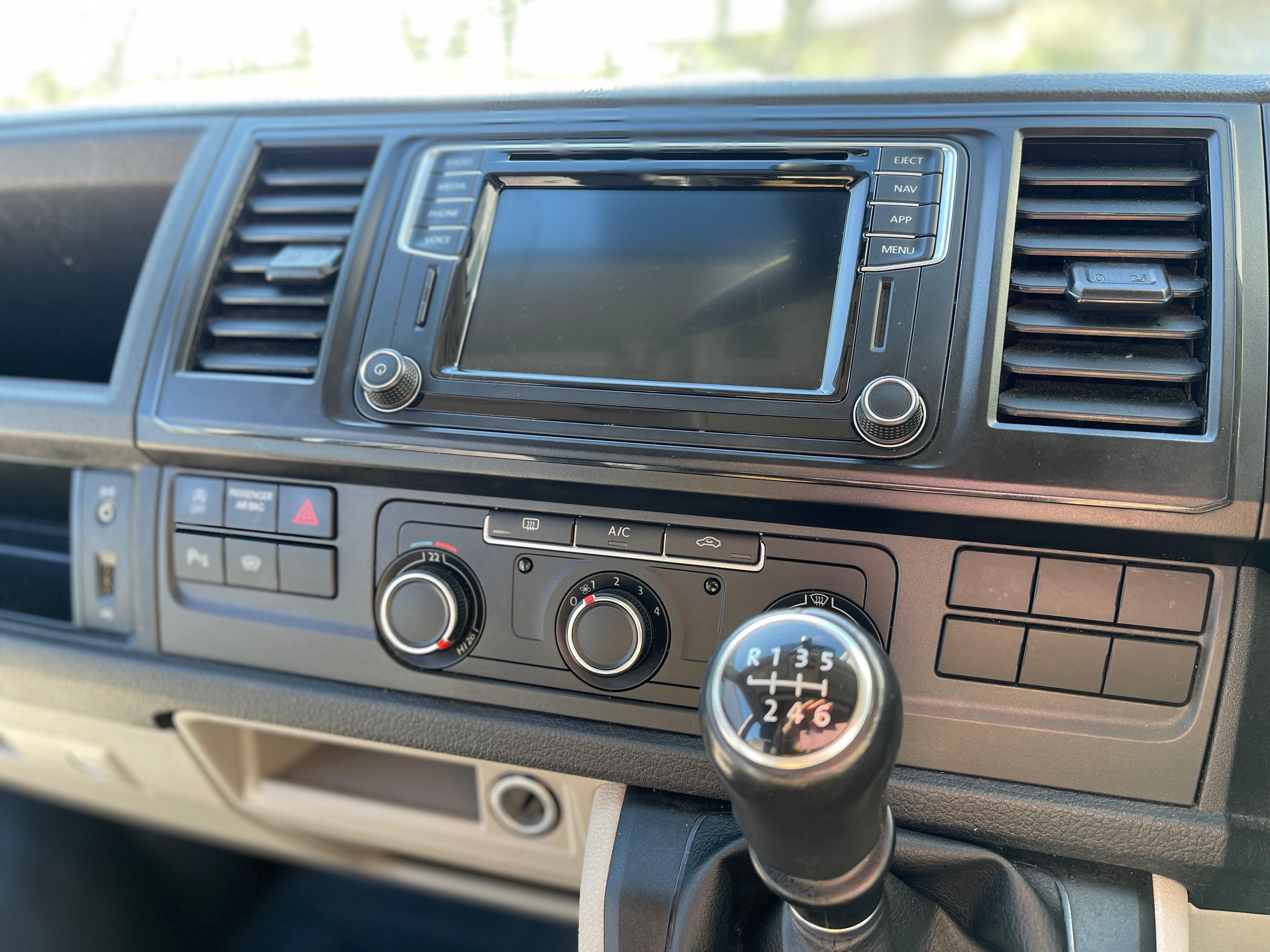 Volkswagen Transporter 2.0TDI (150ps) Kombi - Wildworx - Volkswagen Transporter 2.0TDI (150ps) Kombi