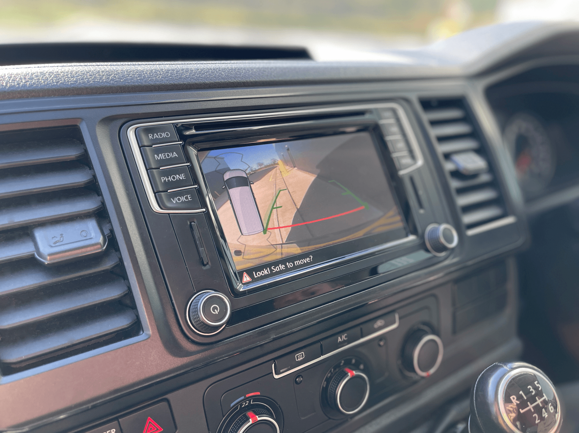 Volkswagen Transporter 2.0TDI (150ps) Kombi - Wildworx - Volkswagen Transporter 2.0TDI (150ps) Kombi