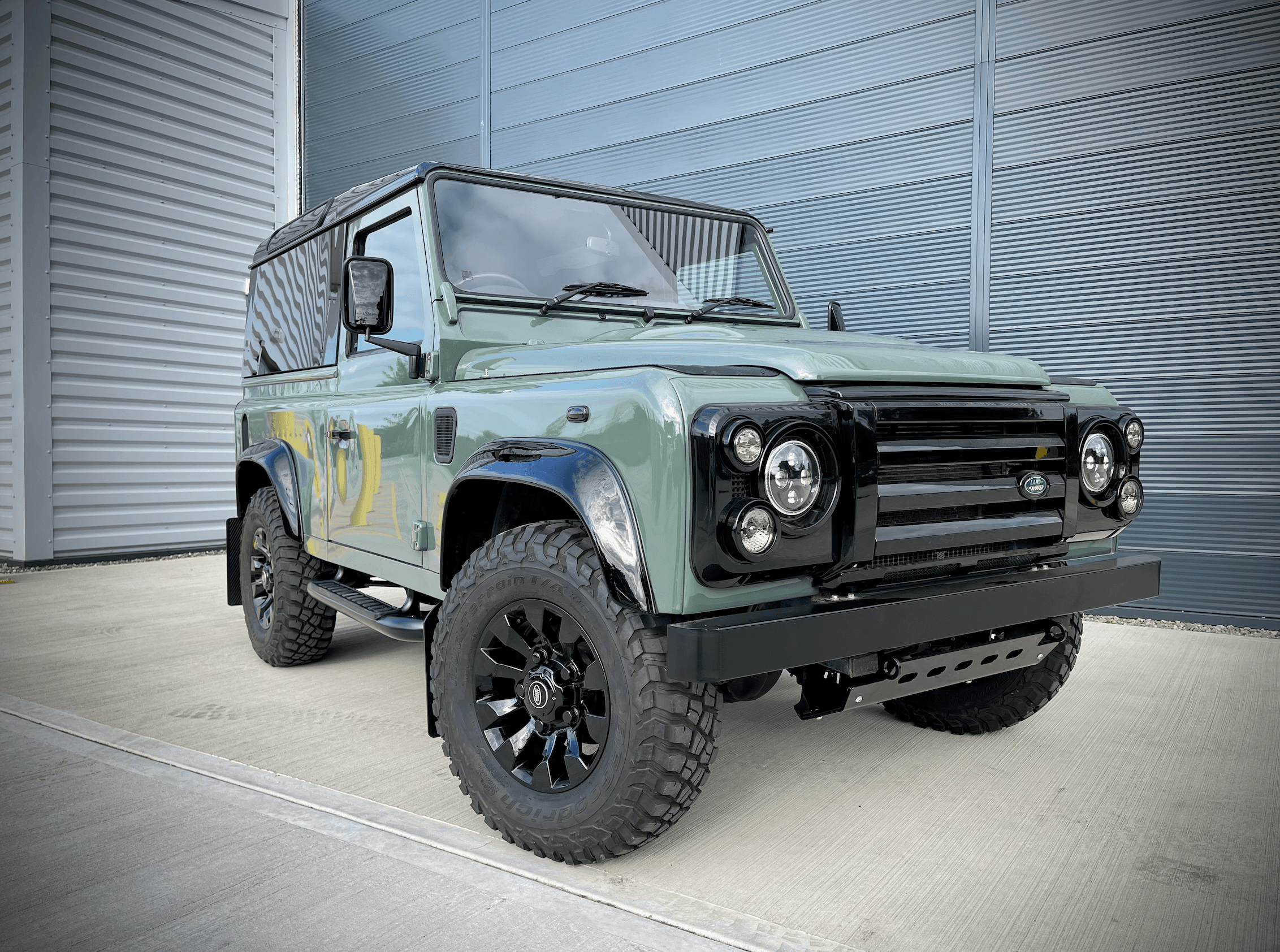 Land Rover Defender 90 2016 2.2 TDCi Diesel Manual 4WD SWB (122 ps) - Wildworx | Campervan Conversions, Sales & Accessories -Land Rover Defender 90 2016 2.2 TDCi Diesel Manual 4WD SWB (122 ps)