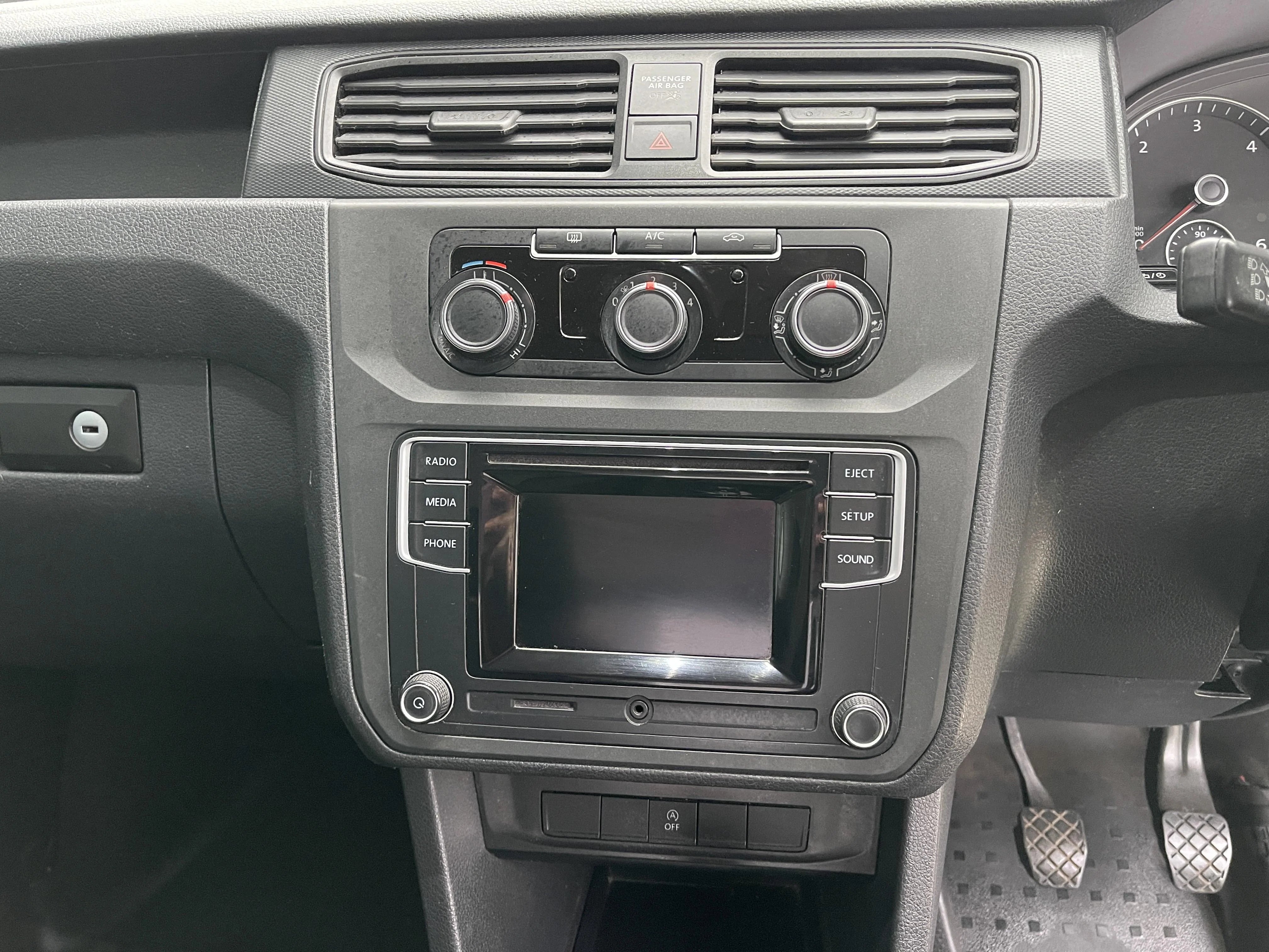 Volkswagen Caddy 2.0 TDI Trendline Manual (102 ps) - Wildworx | Campervan Conversions, Sales & Accessories -Volkswagen Caddy 2.0 TDI Trendline Manual (102 ps)