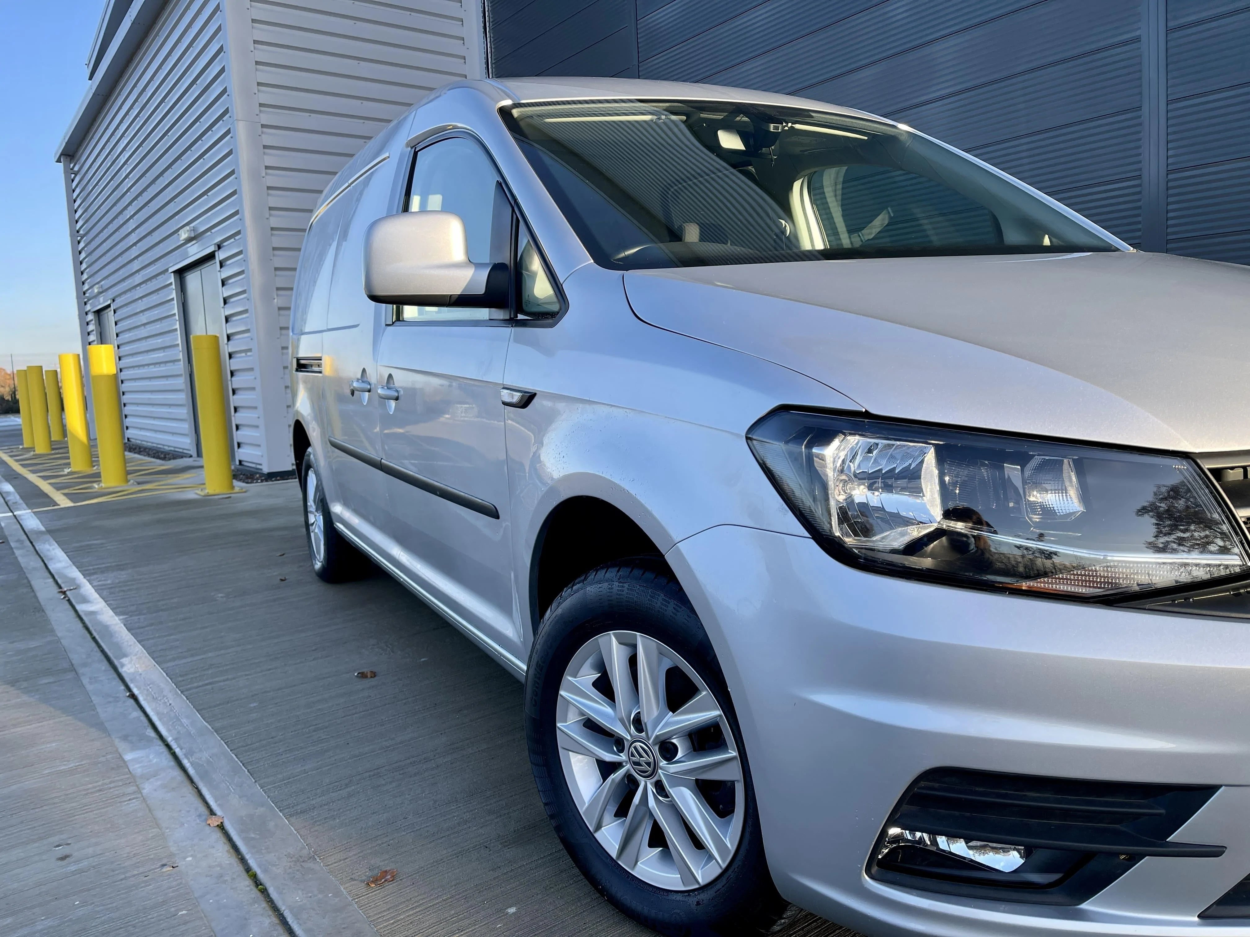 Volkswagen Caddy Maxi Highline Manual Euro 6 (102 ps) - Wildworx | Campervan Conversions, Sales & Accessories -Volkswagen Caddy Maxi Highline Manual Euro 6 (102 ps)