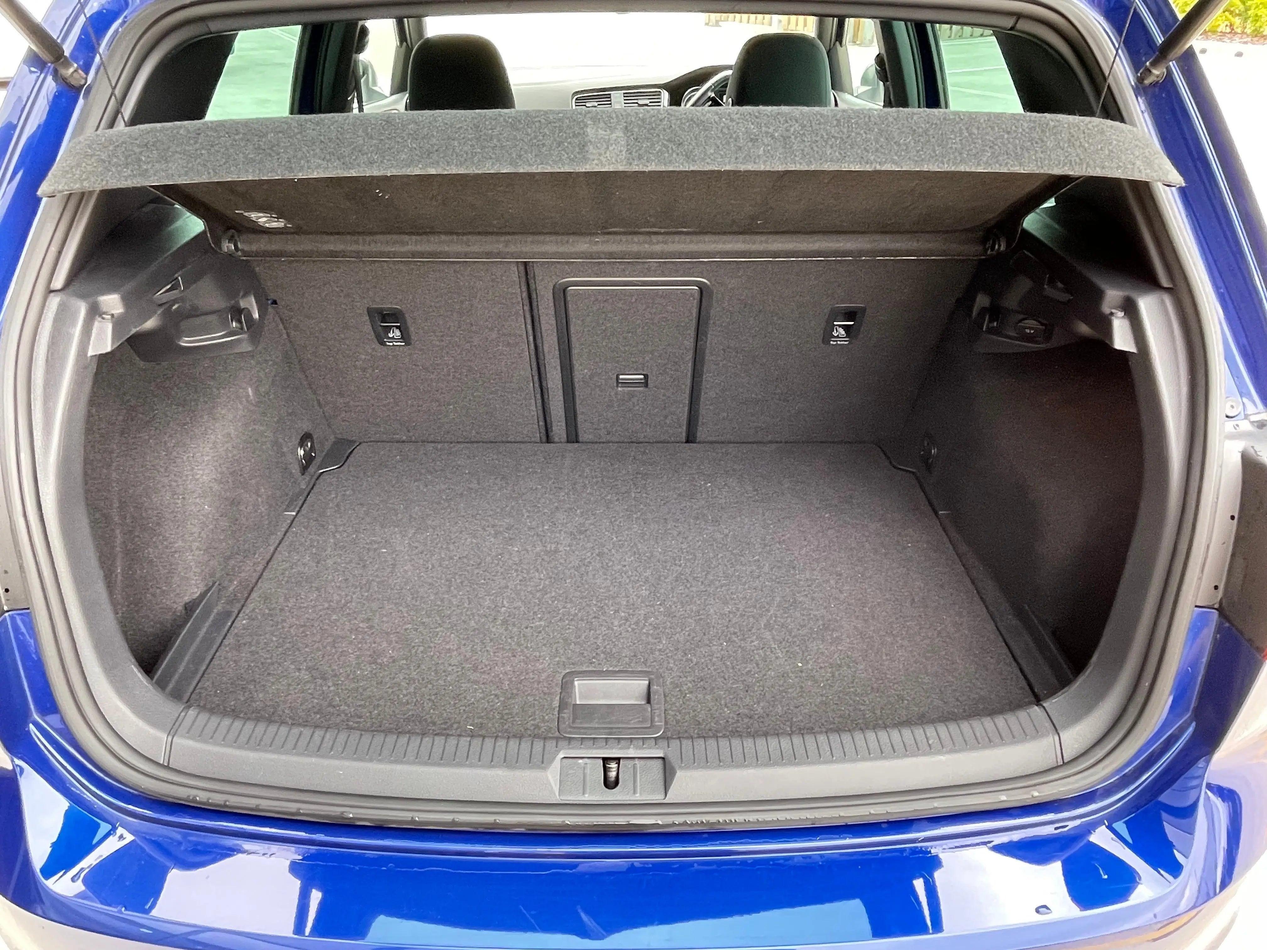 Volkswagen Golf 2.0 TSI R 5dr 4Motion Euro 6 (300 ps) Wildworx | Campervan Conversions, Sales & Accessories Wildworx | Campervan Conversions, Sales & Accessories