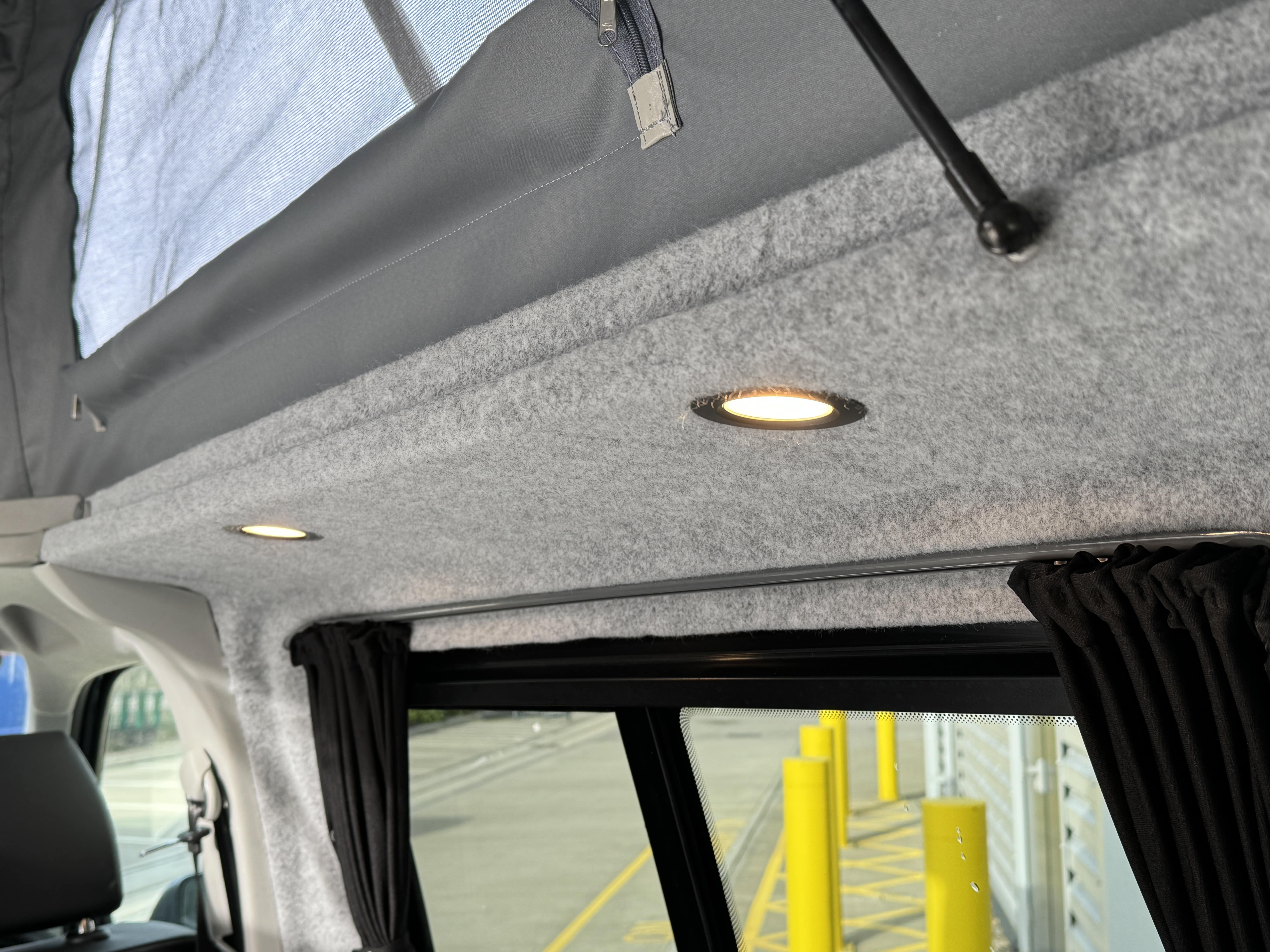 Volkswagen Transporter | 2.0 TDI T28 Manual SWB Euro 6 (150 ps) Day Van