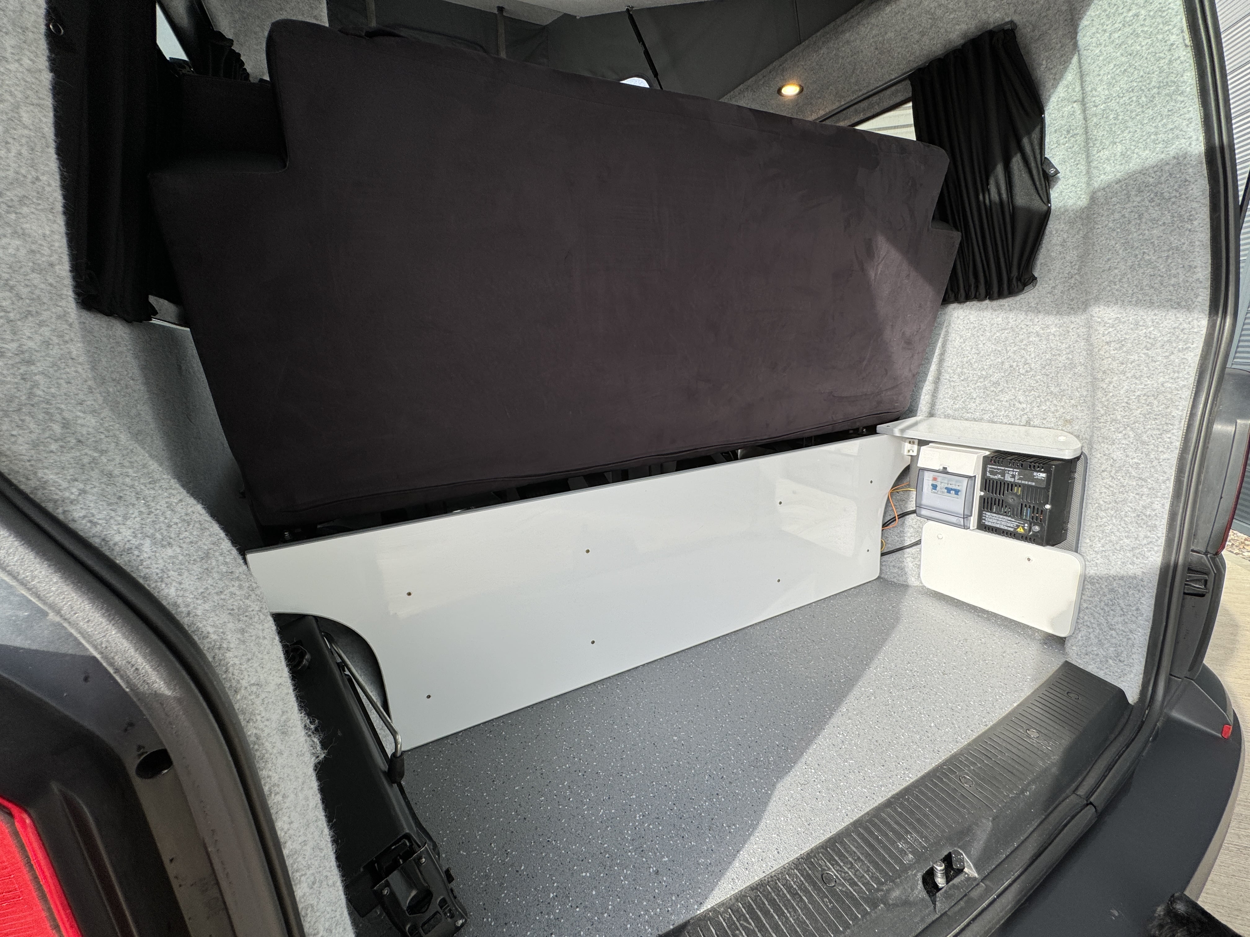 Volkswagen Transporter | 2.0 TDI T28 Manual SWB Euro 6 (150 ps) Day Van