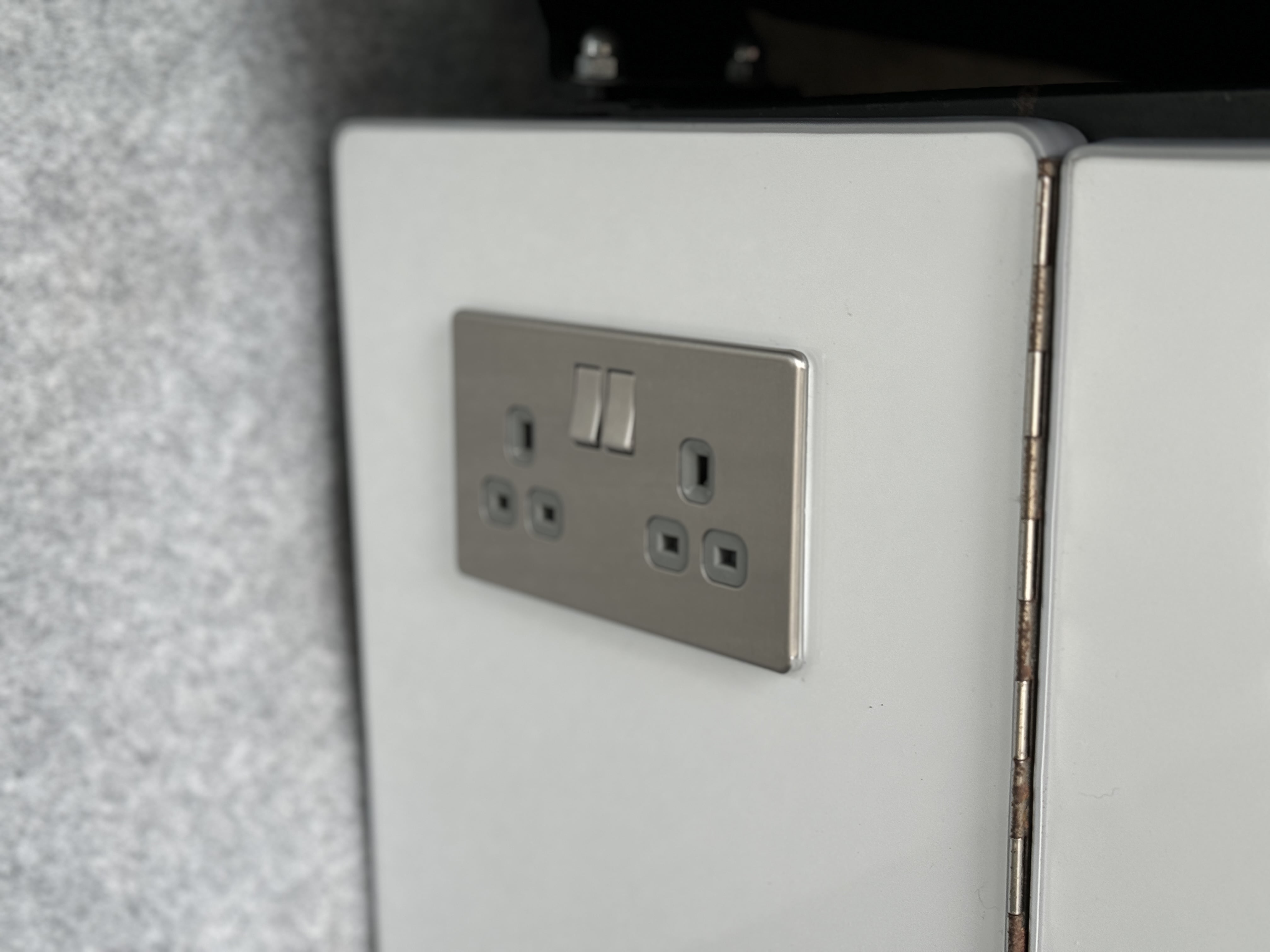 Volkswagen Transporter | 2.0 TDI T28 Manual SWB Euro 6 (150 ps) Day Van