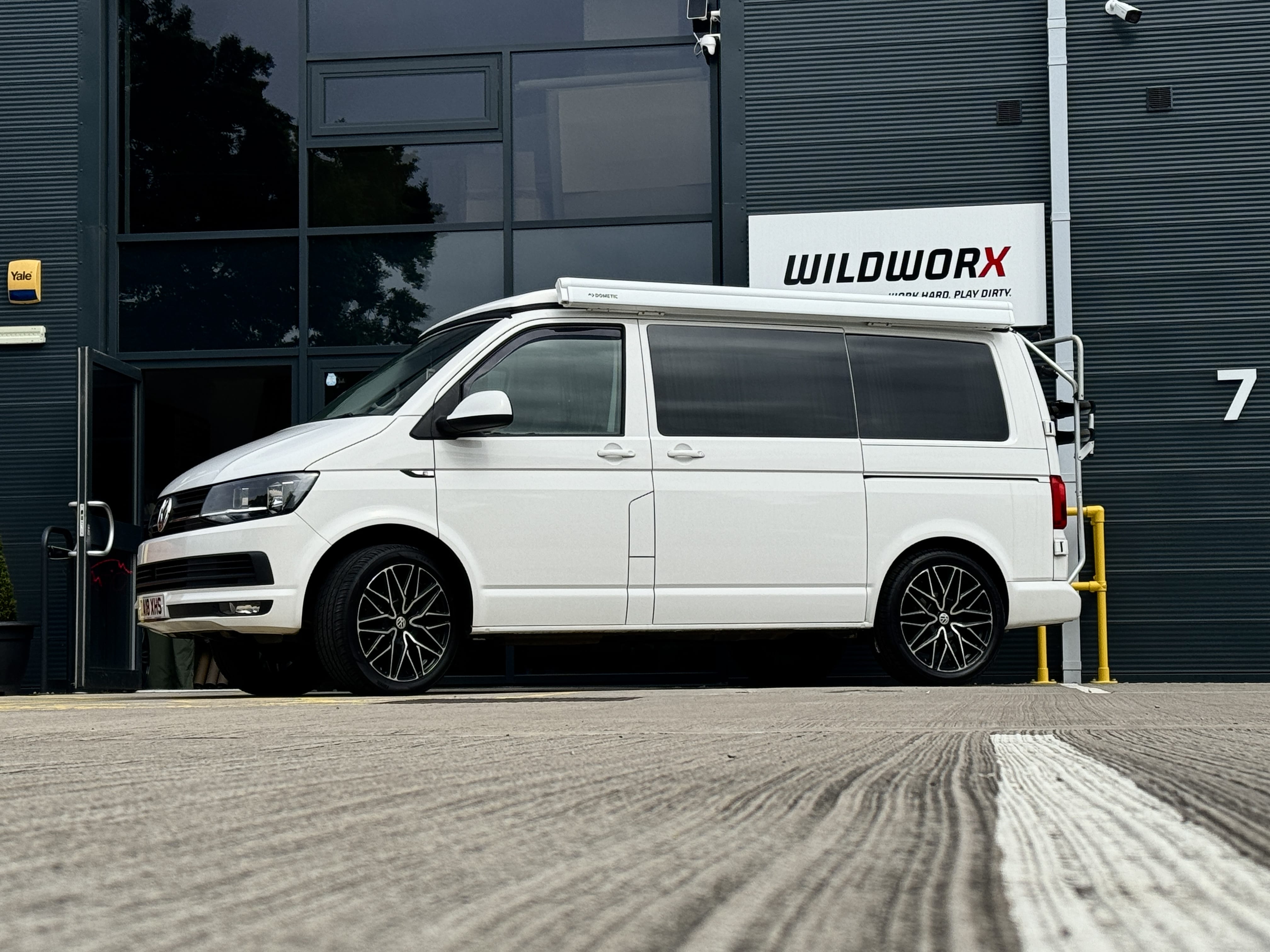 2.0 TDI T28 BlueMotion Tech Highline Campervan 5dr Diesel Manual SWB Euro 6 (102 ps)