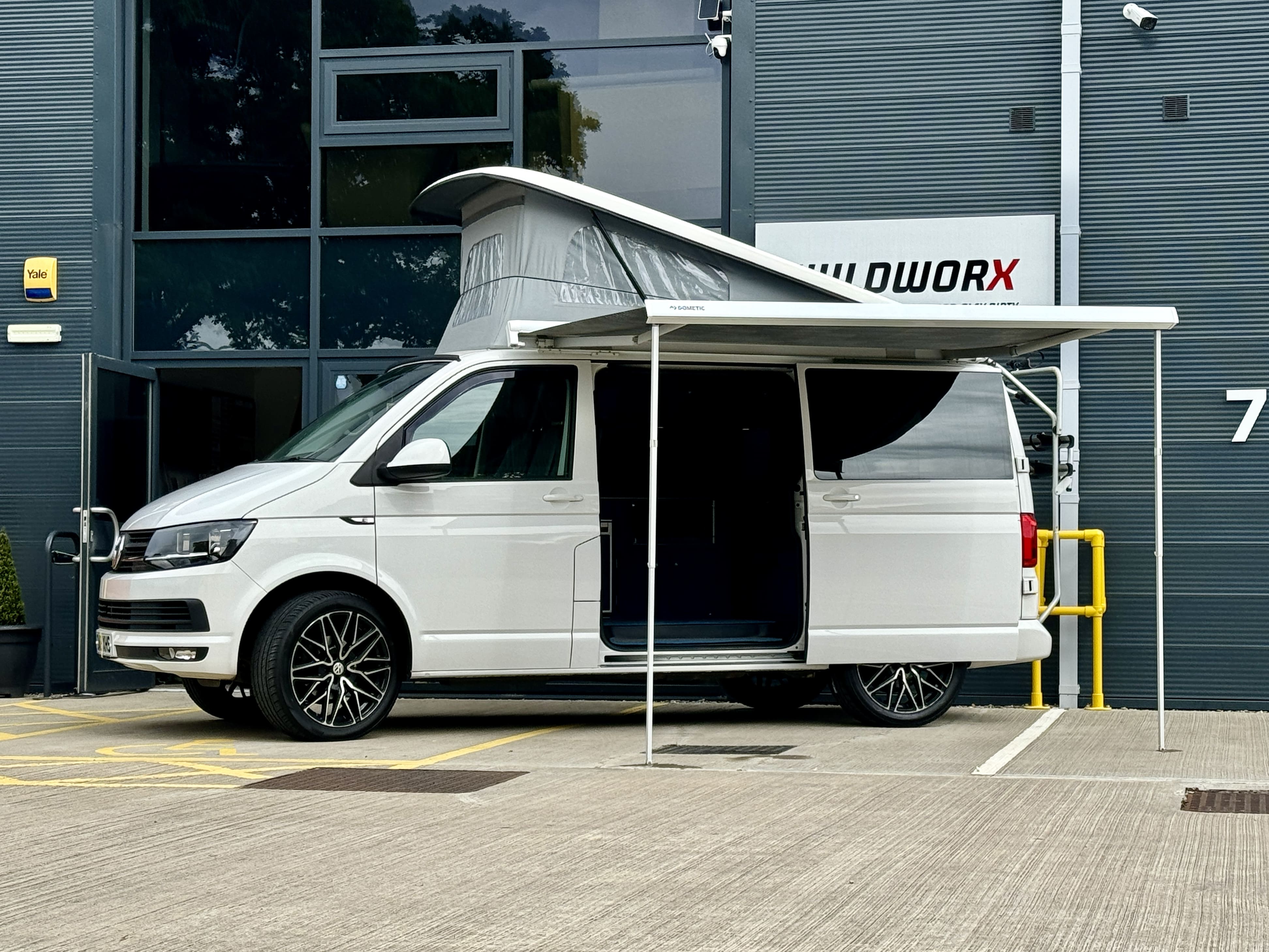 2.0 TDI T28 BlueMotion Tech Highline Campervan 5dr Diesel Manual SWB Euro 6 (102 ps)