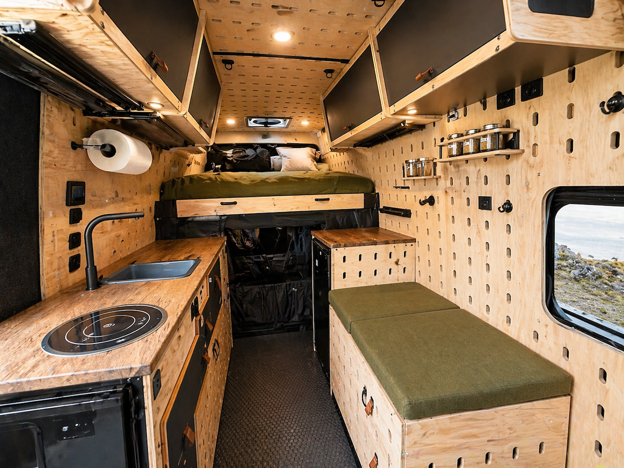 MAN TGE 4x4 Campervan (Cargo Clips Modular Conversion)