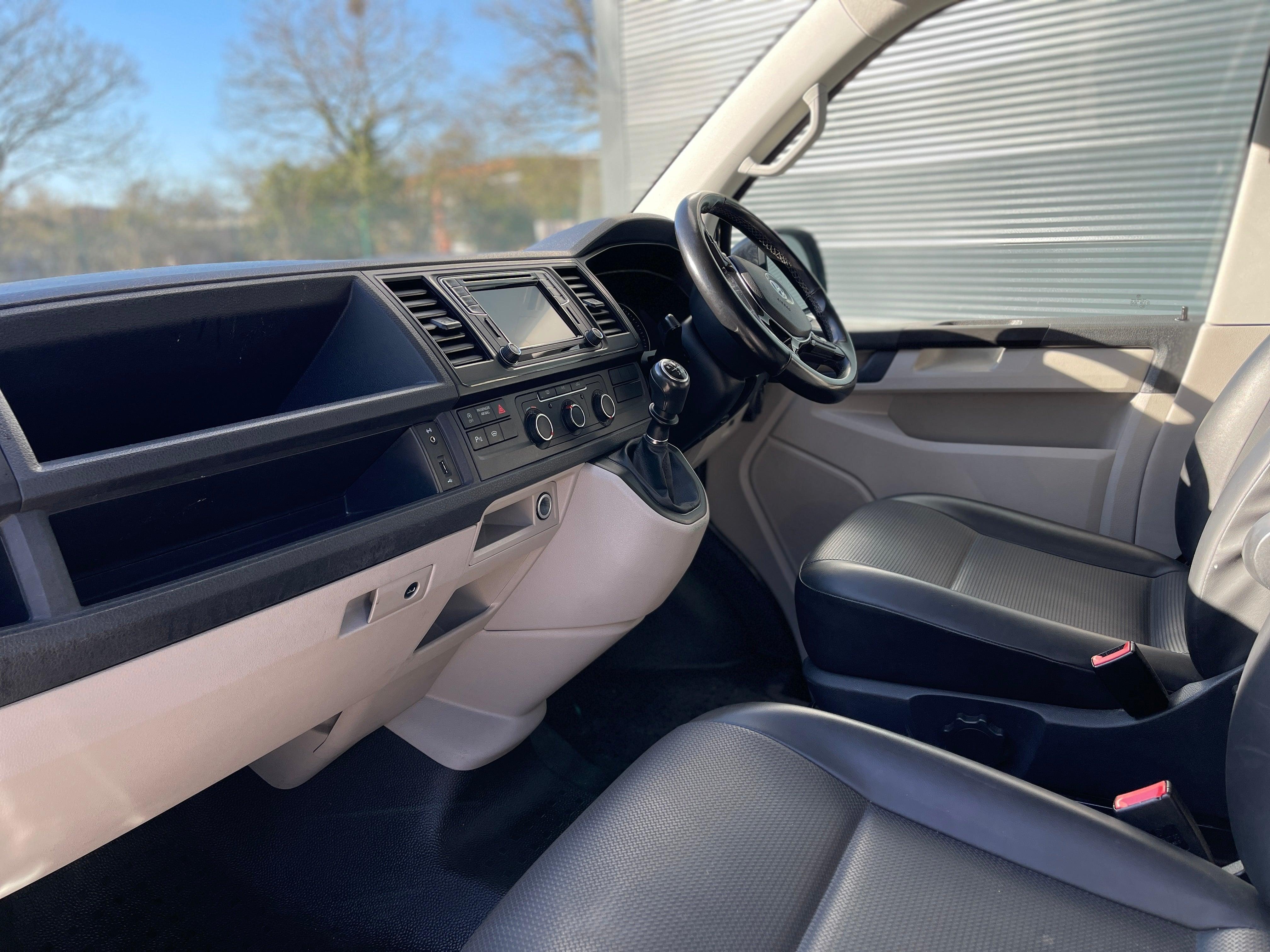 Volkswagen Transporter 2.0TDI (150ps) Kombi - Wildworx - Volkswagen Transporter 2.0TDI (150ps) Kombi