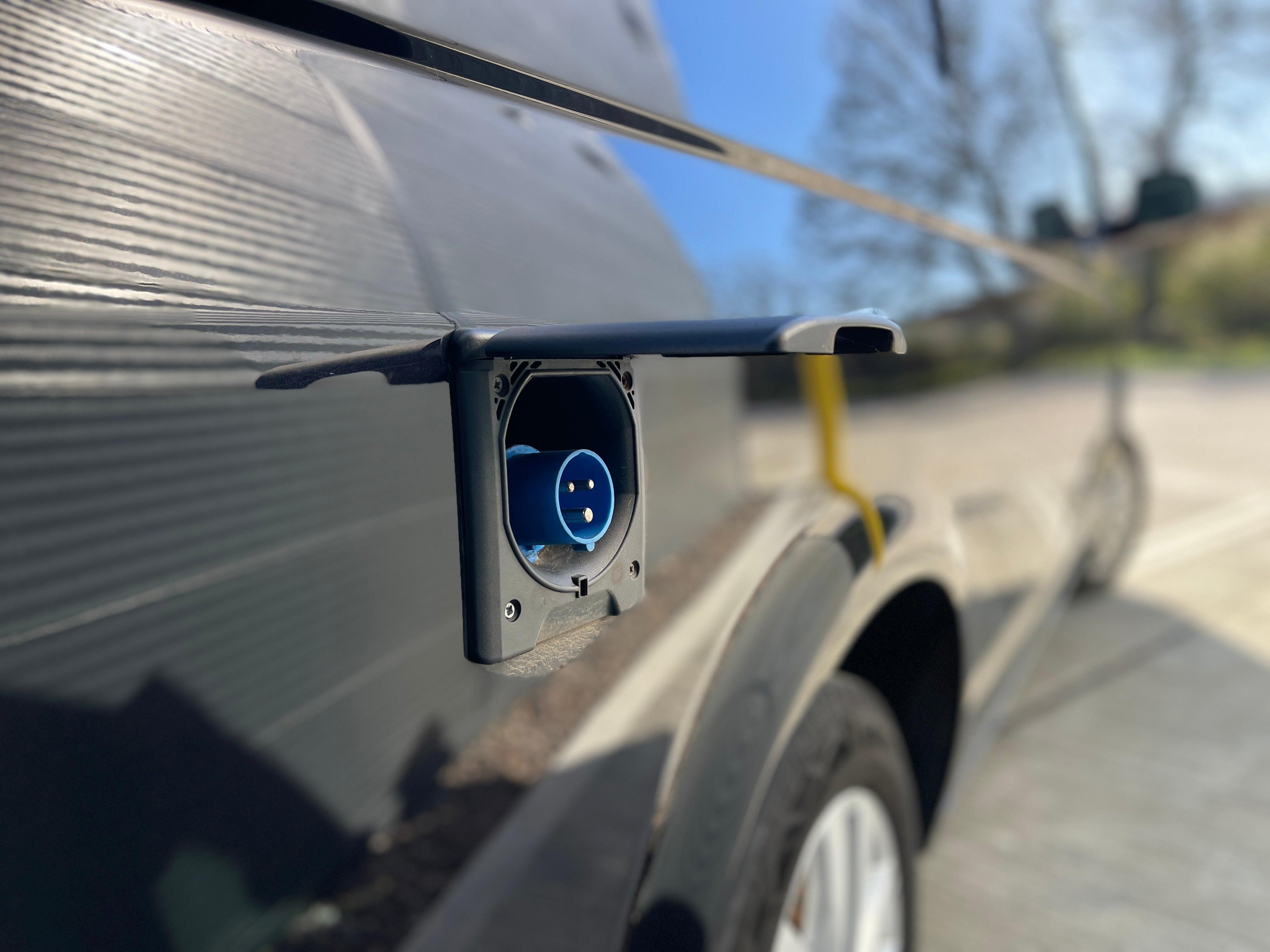 Volkswagen Transporter 2.0TDI (150ps) Kombi - Wildworx - Volkswagen Transporter 2.0TDI (150ps) Kombi