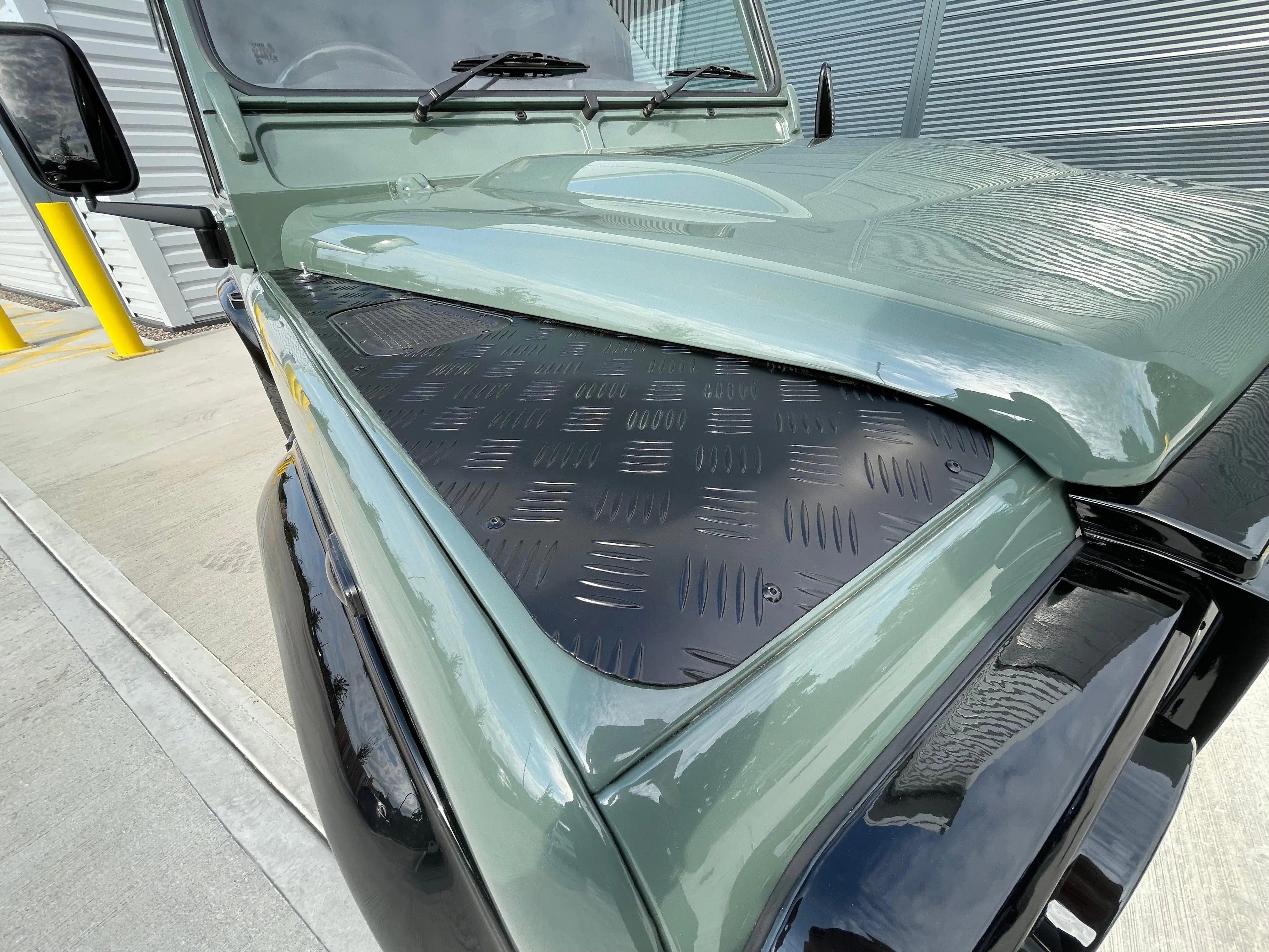 Land Rover Defender 90 | OE65PVA SUV (2006 - 2016) 2.2 TDCi Hard Top 3dr Diesel Manual 4WD SWB Euro 5 (122 ps) Wildworx | Campervan Conversions, Sales & Accessories Wildworx | Campervan Conversions, Sales & Accessories